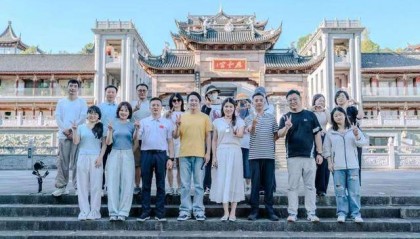 景区“打工人”郑国霖“火出天际” 母校校长:为他骄傲